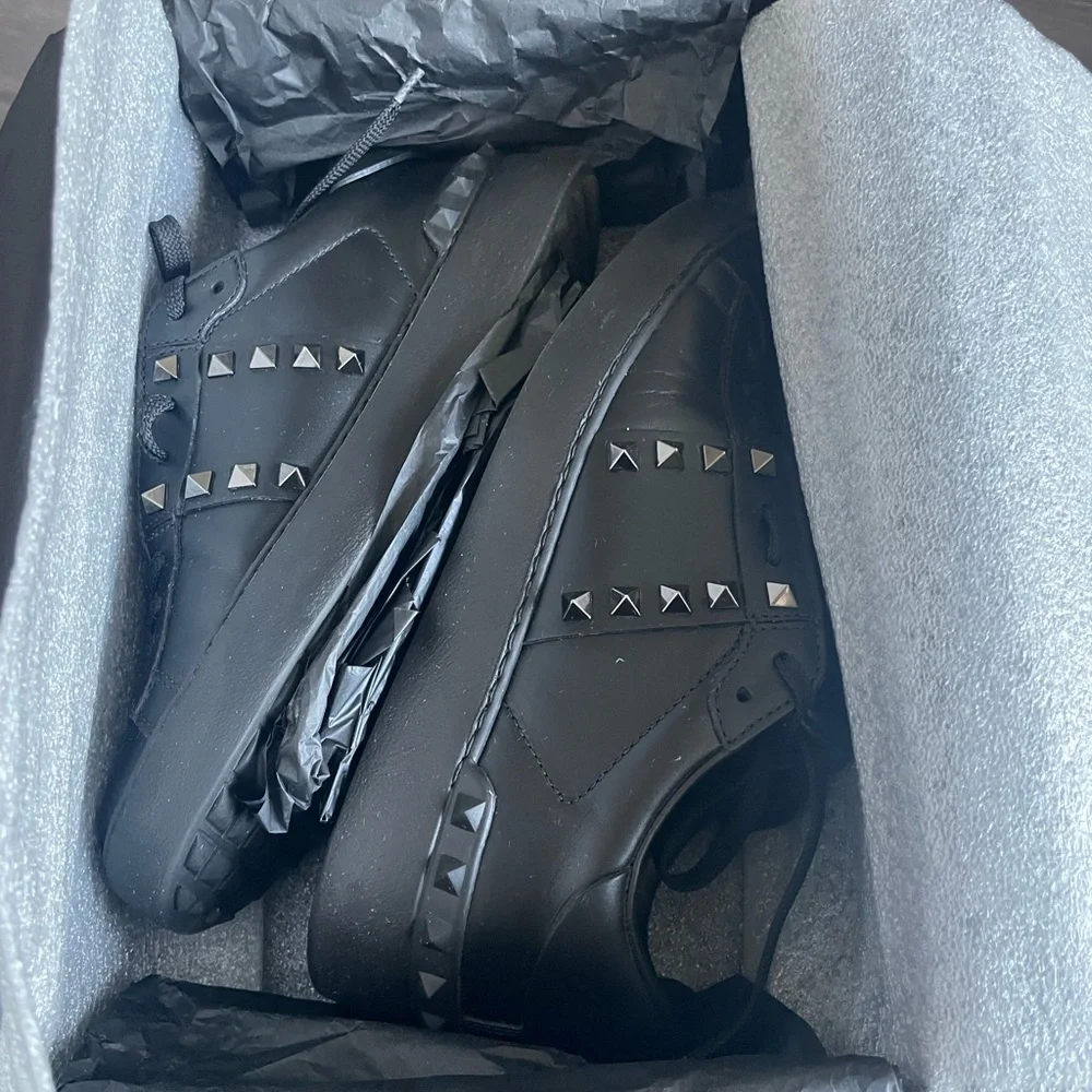 Valentino Rockstud Sneakers 👟 - Picture 12 of 15